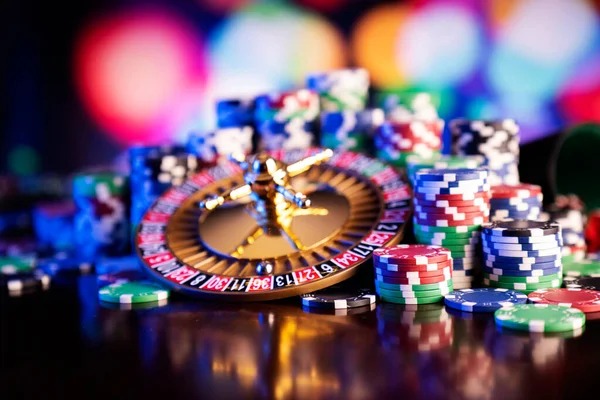 Support chat interface showing sensa777 poker help with payment and withdrawal guidance